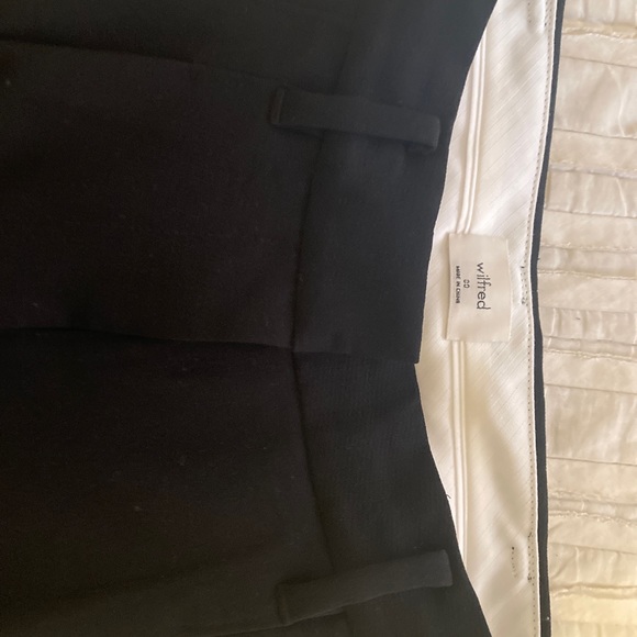 Aritzia Cropped Effortless Pants in Black - Picture 6 of 8